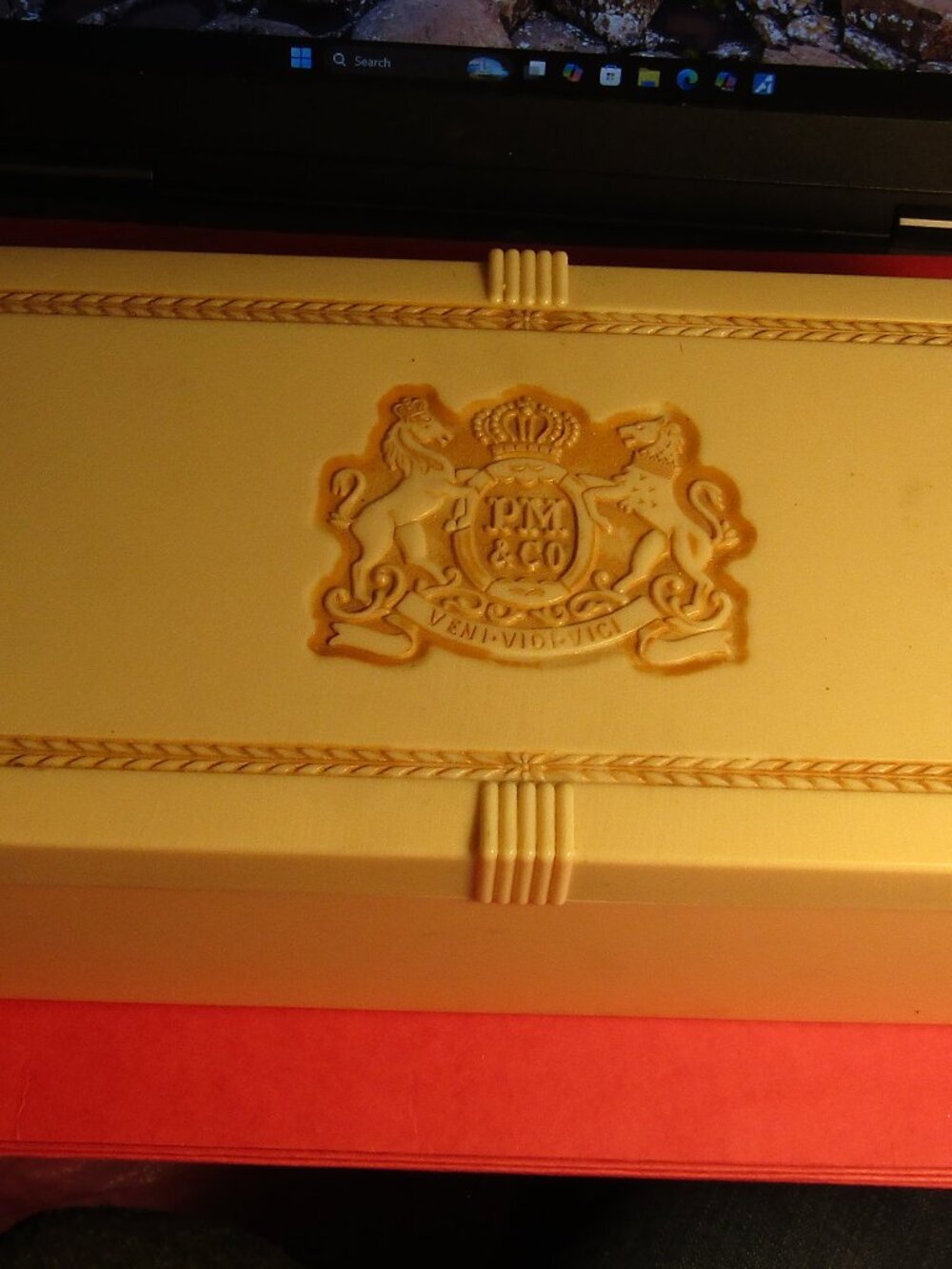 Vint 1940s PLASTIC CIGAR CIGARETTE BOX PM Phillip Morris Veni Vidi Vici I Came..